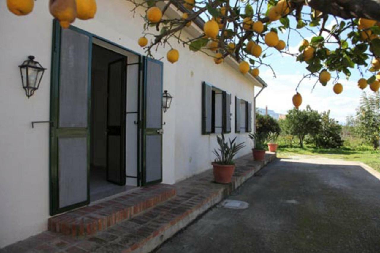 La Casa Tra I Limoni Di Rosmarino Park It083O84B59Cp6Px5J Villa Sant'Agata di Militello Exterior photo